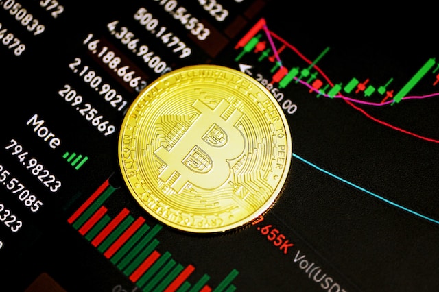 Investing.com – Em 2024, o bitcoin mostrou mais uma vez sua relevância no sistema financeiro global, mas nem todos compartilham a mesma visão sobre a maior cripto do mundo. Peter Sc