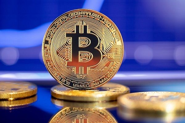 Investing.com-- Giá Bitcoin tăng vào thứ Năm, tăng theo một đợt tăng giá rộng diễn ra trên các thị trường rủi ro, đặc biệt là cổ phiếu, mặc dù thị trường tiền điện tử vẫn còn đối mặt với những khoản l