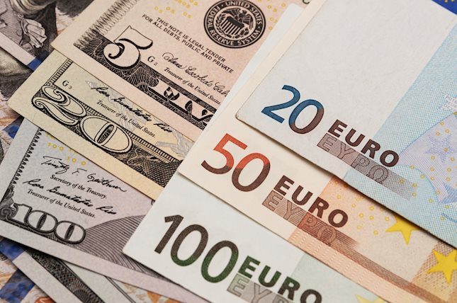 El par EUR/USD cotizó con un tono suave durante la primera mitad del día, deslizándose unos pocos pips por debajo de 1.0500 antes de los datos críticos de Estados Unidos (EE.UU.).