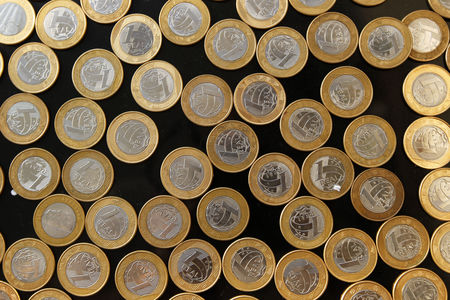 Investing.com – Entre a noite de quarta e a manhã desta quinta, companhias como Ambev, Klabin, Melnick, Dexco, Fras-le e Bemobi anunciaram distribuição de proventos como for