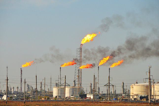 Los precios del gas natural europeo estuvieron bajo más presión ayer.