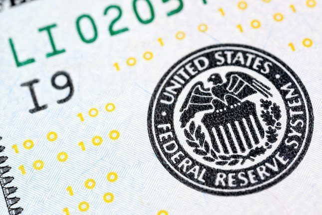 Nuestra perspectiva para el anuncio de tasas de la Fed de hoy es que los riesgos están ampliamente equilibrados para el dólar, y vemos un margen limitado para una sorpresa que impulse movimientos importantes en el mercado de divisas, señala Francesco Pesole, analista de FX de ING.