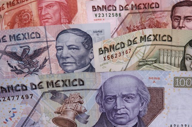 El Peso mexicano (MXN) cotiza con pequeñas ganancias frente al Dólar estadounidense (USD) el viernes, recuperando parte del terreno perdido tras un "recorte de línea dura" por parte de la Reserva Federal (Fed) el miércoles.