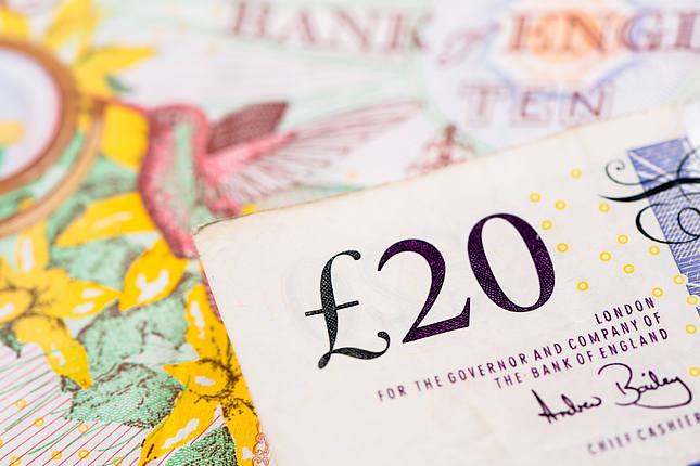 La Libra esterlina (GBP) baja frente a sus principales pares en la sesión de Londres del lunes.