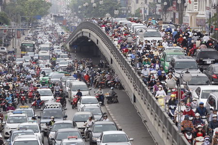 Investing.com -- Tính chung, GDP năm 2024 ước tính tăng 7,09% so với năm trước, chỉ thấp hơn tốc độ tăng của các năm 2018, 2019 và 2022 trong giai đoạn 2011-2024.Sáng 6/1, Tổng cục Thống kê công bố số