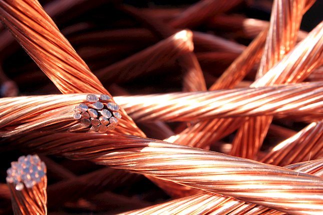 Los precios del metal establecieron un mínimo de día en 4.1314, atrayendo compradores agresivos que llevaron el cobre a máximos de un mes en 4.2345$.