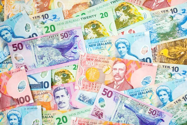 El NZD/USD sigue perdiendo terreno por tercera sesión consecutiva, cotizando alrededor de 0.5600 durante las horas asiáticas del jueves.