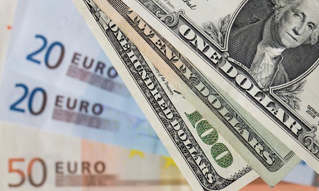 Cặp EUR/USD giao dịch với xu hướng tiêu cực nhẹ quanh mức 1,0300 trong giờ giao dịch châu Á vào thứ Sáu.