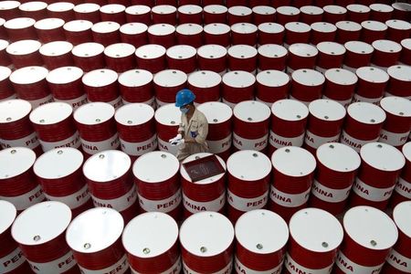 Investing.com – As novas sanções inesperadas dos EUA ao setor energético da Rússia podem ter ajudado a sustentar os preços do petróleo nos último