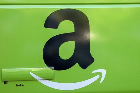Investing.com -- Impulsadas por la expansión de su relación precio-ventas de 2,3x a 3,1x, las acciones de Amazon lograron un repunte de 44% en 2024, superando el avance de 25% del Nasdaq y el rendimie