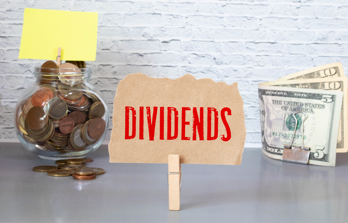 These five dividend giants (plus two honorable mentions) aren't just income plays -- they're global titans with decades of growth, consistent payouts, and bulletproof brands. From Coca-Cola's (NYSE: KO) unmatched dividend legacy to Linde's (NASDAQ: LIN) green energy future, these stocks are built to...