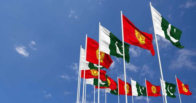 Pakistan and Kyrgyzstan have taken another step toward closer ties in crypto and blockchain. According to reports, the two countries held a high-level virtual meeting this month. Related Reading: Crypto Explosion Ahead? CLARITY Act Could Push Market To $10-T — Cardano Founder Bilal Bin Saqib, Pakist...