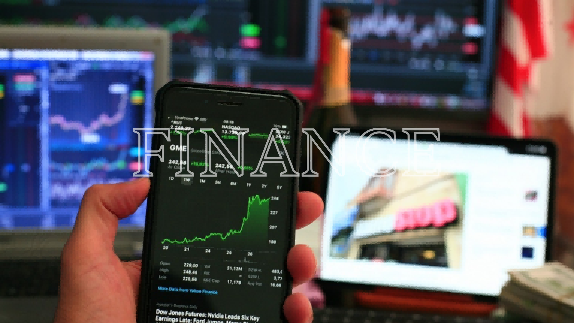 金吾财讯 | PVH Corp(PVH)盘前涨超6%，截至发稿，报87.81美元。消息面上，美银证券分析师Christopher Nardone维持PVH Corp持有评级，并将目标价从76美元上调至88美元。