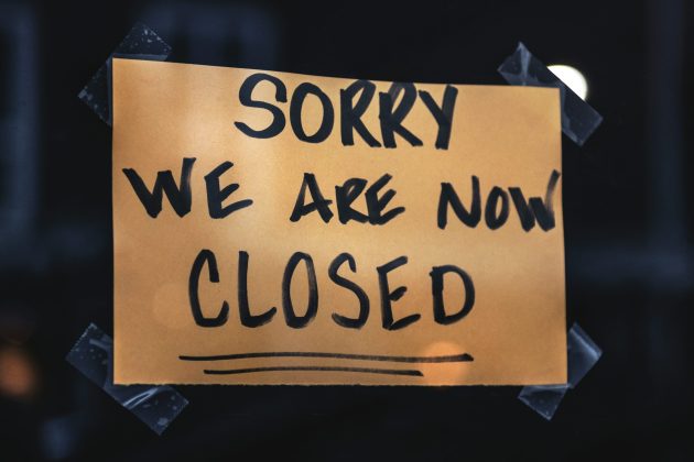 The US federal funding lapse has stretched on, creating new delays for regulatory decisions tied to crypto products. According to reports, the shutdown has lasted beyond 40 days in some scenarios used by market forecasters, and reduced staffing at federal agencies is slowing routine approvals. Relat...