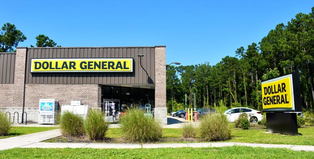 TradingKey - Dollar General (DG) has long been a stalwart of U.S. rural and suburban retail, riding a cost-friendly model and hyperlocal penetration. Yet the market is indicating a sense of shift. On reporting a good Q1 FY2025, with 5.3% top-line expansion, 2.4% same-store sales increase...