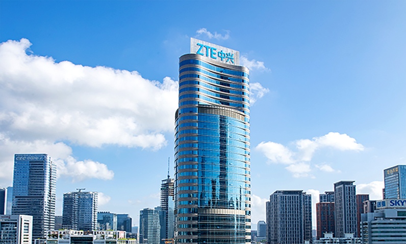 TradingKey - On July 9, 2025 (U.S. Eastern Time), the Nasdaq Golden Dragon China Index closed down 1.11%, with most major Chinese tech stocks retreating. Alibaba, Bilibili, and JD.com led the decline, falling 3.85%, 3.54%, and 3.36%, respectively — reflecting ongoing concerns from foreign investors 