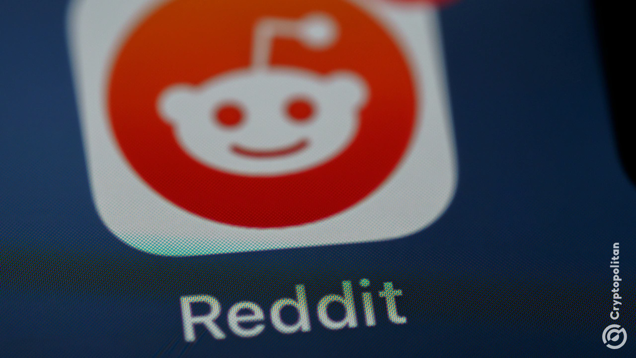 Reddit CEO Steve Huffman has revealed that artificial intelligence chatbots are not a major traffic driver for the platform. This revelation comes as companies like OpenAI and Google have confirmed more people are using artificial intelligence for their search. During Reddit’s Q3 2025 call, Huffman pointed out that its top traffic drivers remain Google Search […]