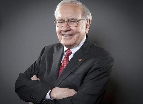 华盛资讯11月1日讯，伯克希尔Q3总营收为949.72亿美元，上年同期929.95亿美元；运营利润为134.85亿美元，去年同期为100.90亿美元；净利润为307.96亿美元，去年同期为262.51亿美元；第三季度末现金储备为3816.73亿美元，再创纪录新高。截至2025年9月30日和2024年12月31日，公司前五大持仓的公允价值分别占其权益证券总公允价值的66%和71%。这五大持仓公司均为：美国运通公司（American Express Company）、苹果公司（Apple Inc.）、美国银行（Bank of America Corporation）、可口可乐公司（The Coca...