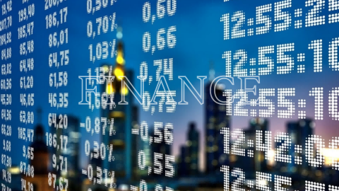 金吾財訊 | Palantir(PLTR)盤前跌超7%，截至發稿，報191.33美元。Palantir公佈，第三季度財報。期內，總營收同比增長63%至11.8億美元，高於市場預期的10.9億美元，連續第二季突破10億美元大關。第三季淨利潤同比增長逾2倍至4.76億美元，調整後每股盈利21美仙，高於市場預期的17美仙。需要注意的是，電影“大空頭”原型人物Michael Burry執掌的Scion資產管理公司罕見的提前兩週披露三季度13F報告。其中，Scion基金約80%倉位集中做空英偉達和Palantir，名義價值逾10億美元，押注規模之大引發市場關注。其中，針對Palantir的看跌期權名義價值高達9.12億美元。