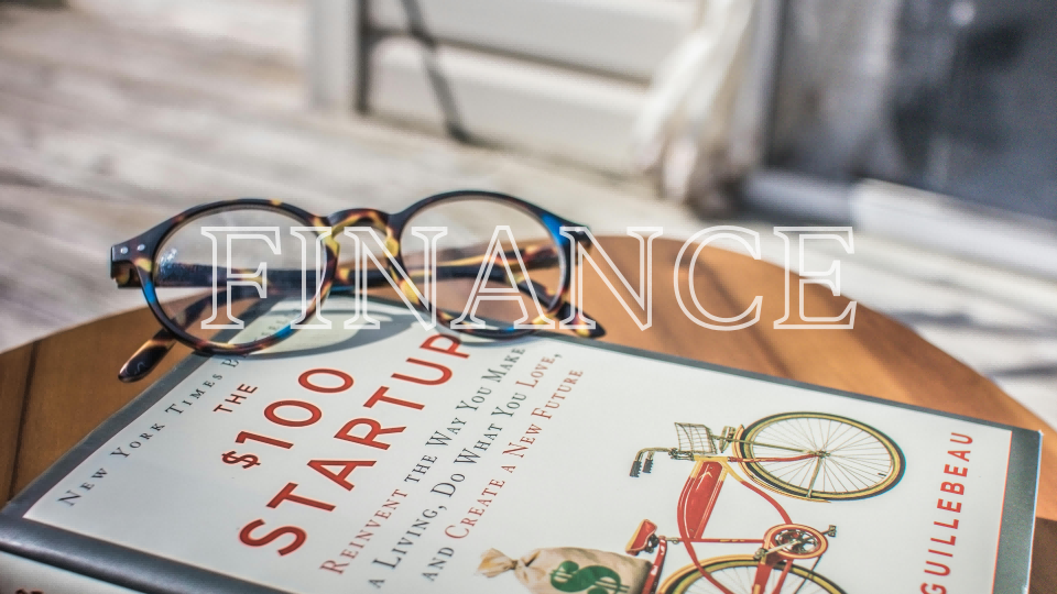 金吾財訊 | 規模1.9萬億美元的挪威主權財富基金拒絕了特斯拉CEO埃隆·馬斯克提出的1萬億美元薪酬方案，成爲首個對該方案做出決定的主要投資者。該基金週二對薪酬方案的規模表示擔憂：“雖然我們讚賞馬斯克富有遠見地創造出巨大價值，但我們對獎勵的總規模、稀釋效應以及關鍵人物風險緩解措施的缺乏表示擔憂。”週四，特斯拉將召開年度股東大會，並宣佈幾項提案的投票結果，其中包括馬斯克的薪酬方案。根據該方案，如果馬斯克在未來10年將特斯拉的估值提高到8.5萬億美元，即目前估值的近8倍，他將額外獲得特斯拉12%的股份。在這個水平上，擬議的獎勵價值將略高於1萬億美元。