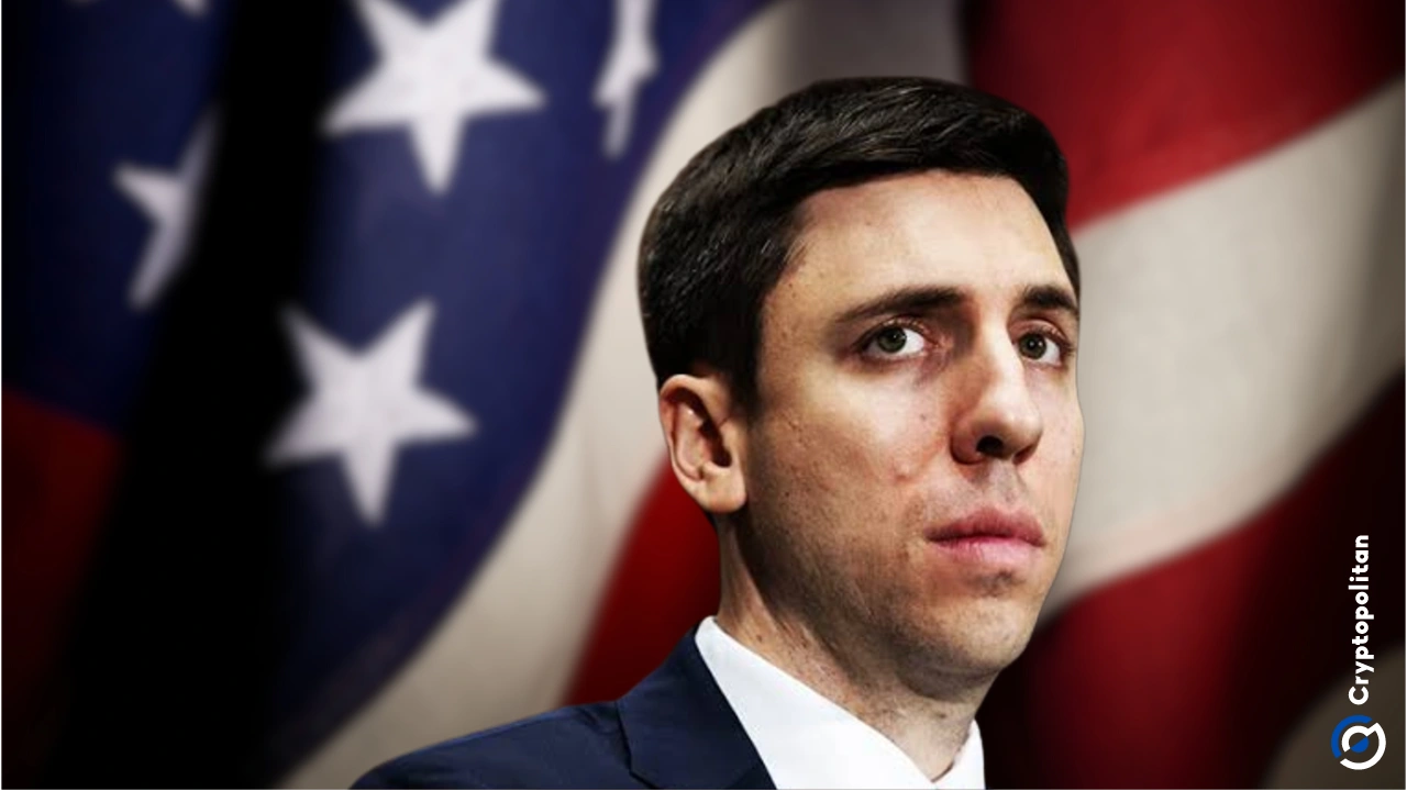 Travis Hill avançou rumo à presidência permanente do FDIC após uma votação apertada no Comitê Bancário do Senado.