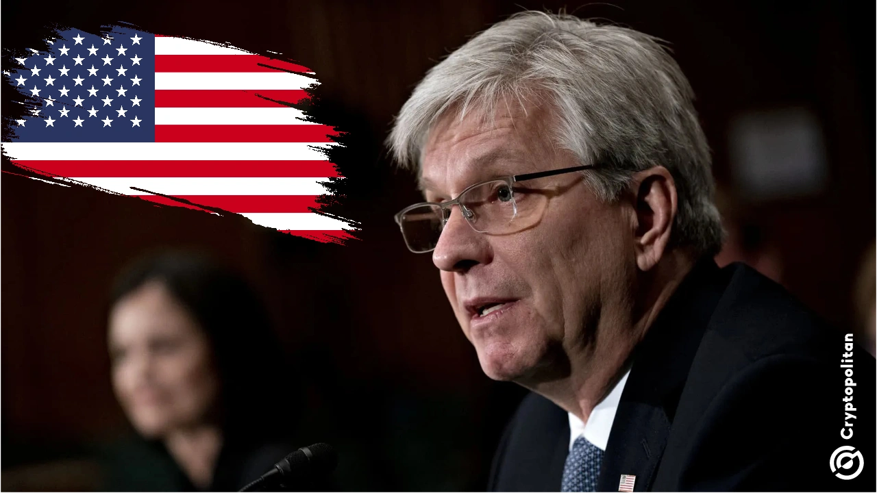 O presidente do Federal Reserve, Christopher Waller, afirmou na segunda-feira, em entrevista à Fox Business Network, que deseja um corte na taxa de juros em dezembro. Christopher disse estar atento aos fracos números do mercado de trabalho e acredita que o banco central precisa agir agora, e não depois. Ele também afirmou que o Fed provavelmente adotará um ritmo de "reunião por reunião" [...]