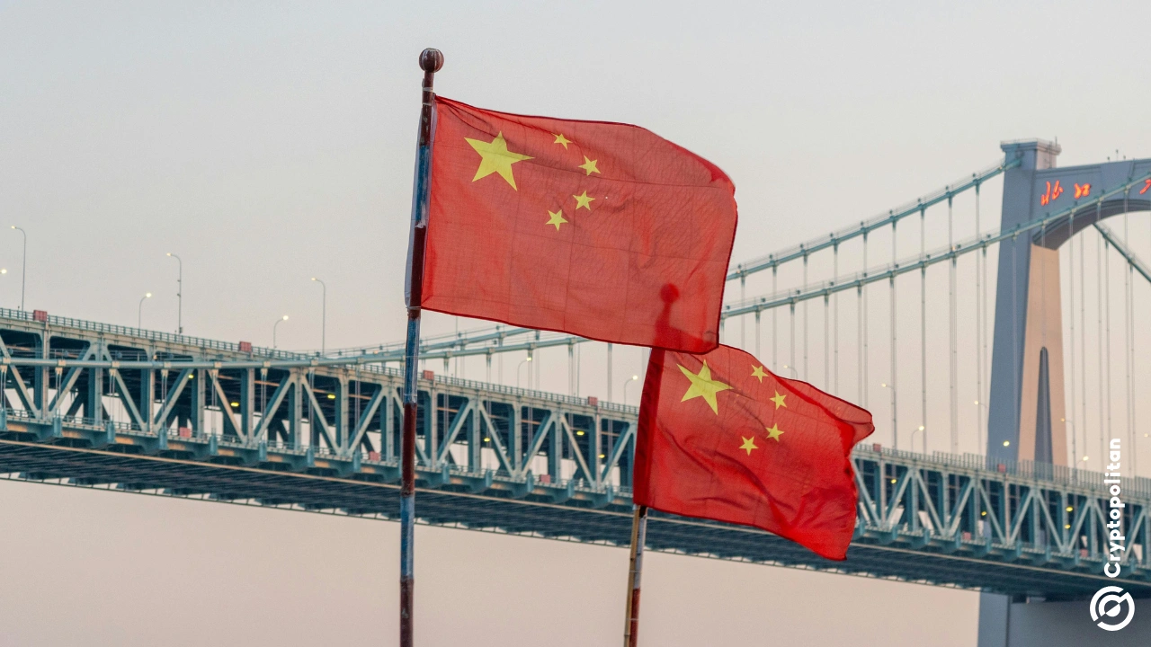 A China detém 14% da capacidade global de mineração Bitcoin , apesar de sua própria proibição ainda estar em vigor. É o que está acontecendo agora em locais como Xinjiang e Sichuan, onde mineradores estão ativando máquinas em regiões com alto consumo de energia, enquanto as autoridades, em sua maioria, fazem vista grossa. A China havia desaparecido completamente do mapa da mineração em 2021, […]