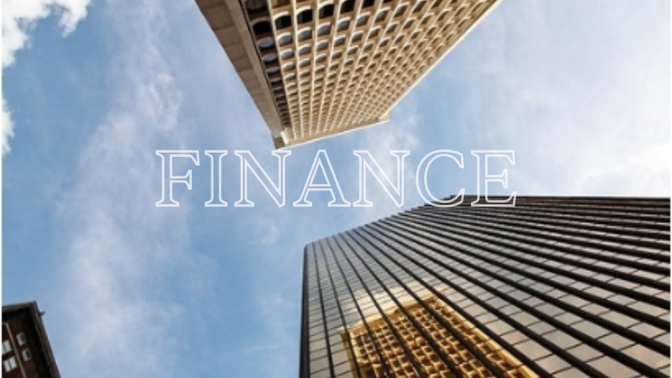 金吾財訊 | 韓國產業研究院24日發佈報告稱，得益於半導體行業迎來新一輪“超級週期”帶動出口強勁增長，韓國今年全年出口額有望首次突破7000億美元大關，明年也將維持相近水平。報告預測，韓國今年出口額將同比增長2.5%，達到7005億美元，創歷史最高紀錄。2026年出口額預計較今年小幅減少0.5%，爲6971億美元。報告指出，儘管美國加徵關稅及地緣政治不確定性對出口造成壓力，但提前備貨需求、人工智能投資擴大推動半導體需求增長，以及船舶手持訂單持續交付等因素支撐韓國出口保持穩健。不過，受全球經濟放緩、貿易萎縮及今年高基數效應等影響，2026年出口預計將小幅下滑。