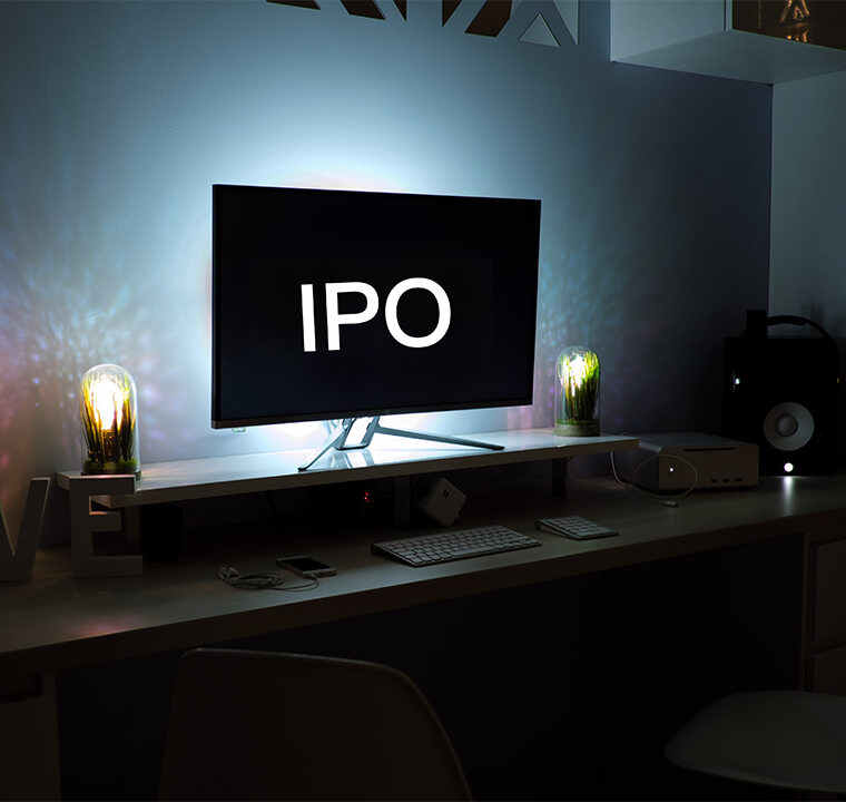 金吾财讯 | 据港交所11月25日披露，成都欧林生物科技股份有限公司向港交所主板递交上市申请，中信证券为独家保荐人。公司是一家生物制药公司，实现三款产品的商业化：吸附破伤风疫苗、b型流感嗜血杆菌结合疫苗（或Hib结合疫苗）及A群C群脑膜炎球菌多糖结合疫苗（或AC结合疫苗）。据灼识谘询报告，公司吸附破伤风疫苗于往绩记录期间在中国保持领先的市场地位，按2022年至2024年批签发计，其市场份额超过80%。财务方面，于2023年-2024年度，公司收入为5.47亿元（人民币，下同）、4.94亿元、5.86亿元；同期对应公司权益股东应占年度利润2657.6万元、1755.6万元、2075.7万元。截至2025年6月30日止六个月，公司收入为3.05亿元，公司权益股东应占期间利润1319.7万元。