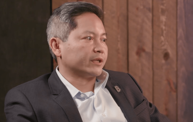 Strategy CEO Phong Le has been on the road with Michael Saylor, and the message from the meetings is less about “orange-pilling” bankers than watching large institutions sprint to close a Bitcoin product gap they can no longer ignore. In a Dec. 23 interview with CoinStories host Nathalie Brunell, Le...