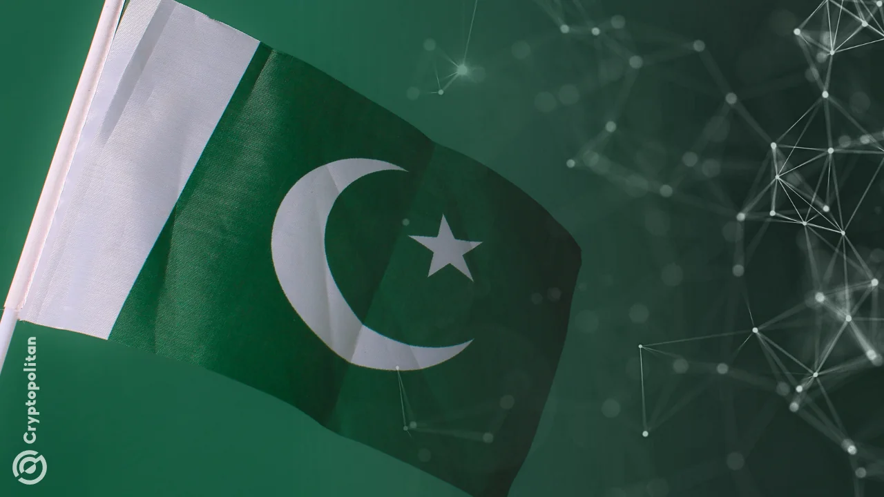 Las autoridades pakistaníes han desmantelado una red internacional de fraude de criptomonedas valorada en 60 millones de dólares. Las autoridades afirman haber llevado a cabo una ofensiva contra los autores de varias tramas de comercio no regulado, arrestando a más de 34 sospechosos. Este avance se produce mientras el país continúa su transición hacia un régimen de criptomonedas formal, en medio de medidas para abrir la industria a operadores globales con licencia […]