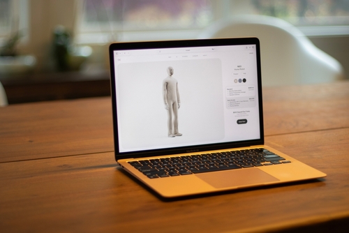 TradingKey - As one of Tesla's (TSLA) most strategically ambitious projects, the humanoid robot Optimus has yet to contribute actual revenue, but its long-term potential has been widely priced in by the market.