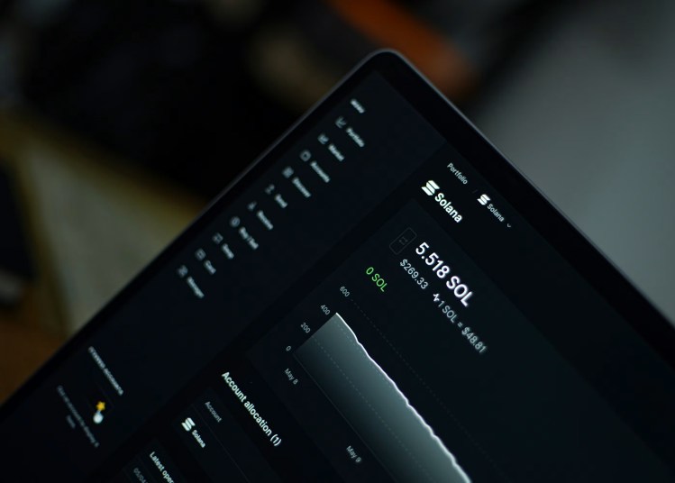 Market expert Umair Crypto has released an updated technical analysis on the Solana price from last week. In his new report, the analyst highlighted that Solana’s market structure still remains decisively bearish, especially after its recent crash to two-year lows. Despite the downtrend, Umair Crypt...