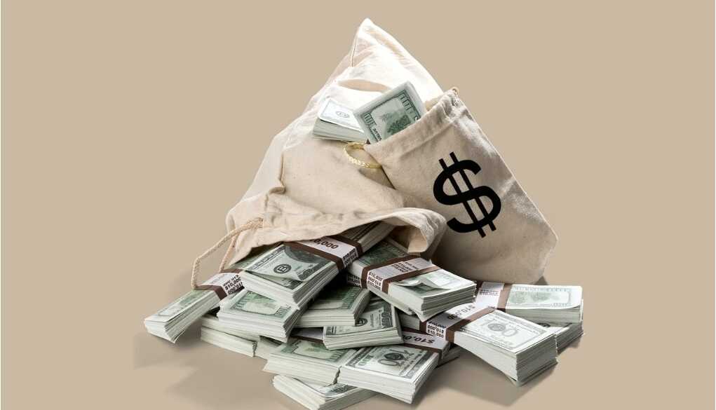 金吾財訊 | 據央視新聞報道，據國家移民管理局通報，今年春節假期全國邊檢機關共計查驗1779.6萬人次中外人員出入境，日均197.7萬人次，較去年春節假期日均增長10.1%；單日出入境通關最高峰出現在2月21日，達225.9萬人次。其中，內地居民出入境951.4萬人次，較去年假期日均增長10.2%。港澳臺居民696.9萬人次，較去年假期日均增長8%。外國人131.3萬人次，較去年假期日均增長21.8%。入境外國人中，適用免籤政策入境46萬人次，較去年假期日均增長28.5%。共計查驗出入境交通運輸工具70.5萬架（艘、列、輛）次，較去年假期日均增長19.4%。