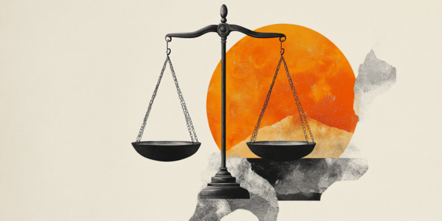 ในตลาดลงทุนเอเชียวันศุกร์ คู่ EUR/JPY ปรับตัวลดลงเป็นวันที่สองติดต่อกัน เคลื่อนไหวอยู่ที่ประมาณ 184.10  การวิเคราะห์ทางเทคนิคของกราฟรายวันชี้ให้เห็นว่าคู่สกุลเงินนี้ยังคงอยู่ใกล้กับขอบบนของรูปแบบสามเหลี่ยมลาดขึ้น สะท้อนแรงกดดันจากฝั่งผู้ซื้อที่เพิ่มขึ้นและนำไปสู่การทะลุขึ้นด้านบน