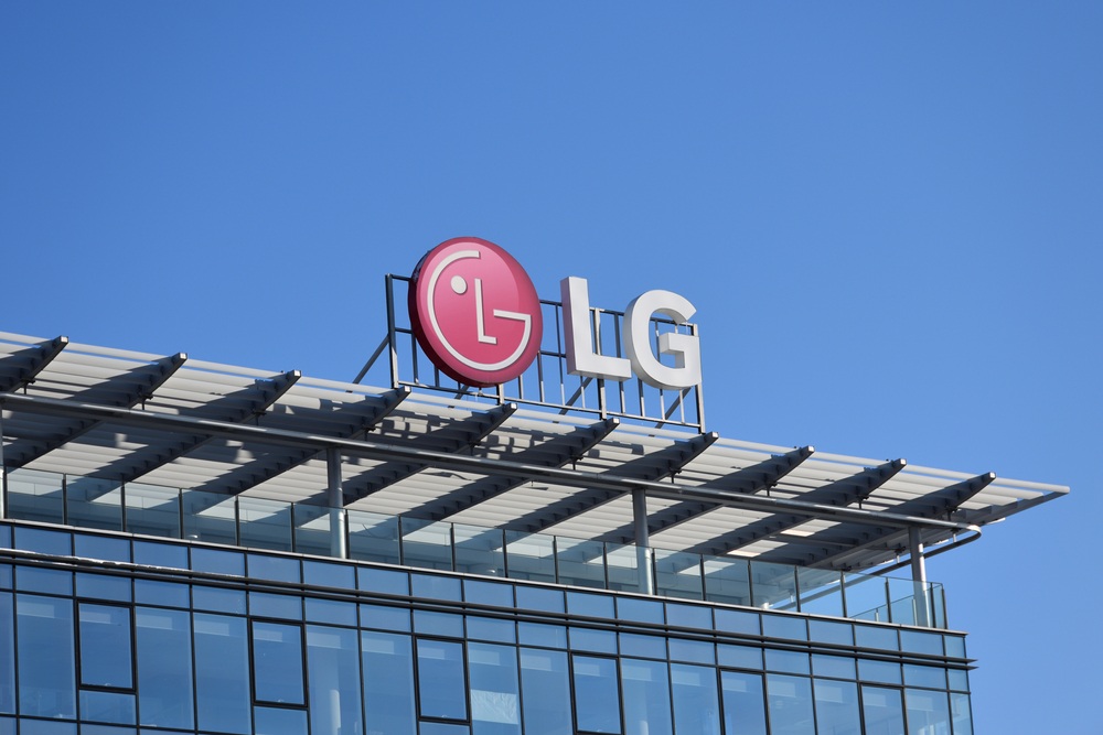 TradingKey - LG周五宣布,公司已与英伟达签署谅解备忘录,双方将进一步拓展机器人、AI工厂及智能出行等领域的合作,消息公布后,LG股价周五盘中涨幅超过6%。